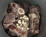 Foto del paso 1 de la receta: 🥩🥔Pastel de papa y calabaza con relleno de osobuco desmechado 🥔 Económico y rendidor🥔🥩