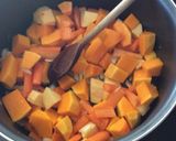 Une image de l'étape 1 de Velouté de butternut.