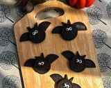 Hình bước làm 6 của món Oreo Bats - Bánh Oreo Hình Dơi Halloween