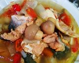 Foto langkah ke 6 dari resep 02. Tetelan ikan salmon dan jamur kancing kuah segar.