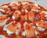 Foto del paso 4 de la receta Pizza con salmón ahumado y gambas