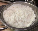 صورة لخطوة 7 من وصفة رز بالدجاج بصلصة الصويا