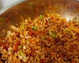 व्हेजिटेबल मॅगी (vegetable maggi recipe in marathi) रेसिपी स्टेप 3 फोटो 