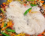 A picture of step 2 of Vegetarian Stir-Fried Vermicelli.