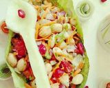 A picture of step 2 of Peanuts Vegetables salad.