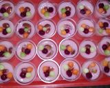 Foto langkah ke 3 dari resep Homemade Silky Pudding rasa Strawberry.