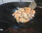 Foto langkah ke 2 dari resep Udang Lada Hitam.