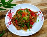 Hình bước làm 2 của món Chả cá xào ớt chuông