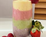 A picture of step 6 of Colourful Smoothie Glass.