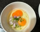 Foto langkah ke 4 dari resep Nasi Telur Hongkong.