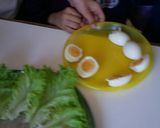 Foto del paso 2 de la receta: Huevos cocidos decorados