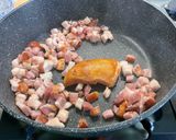 Une image de l'étape 4 de Gratin de coquillettes au lard, 3 fromages, tomates et champignons.
