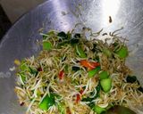 Foto langkah ke 5 dari resep Tumis pakcoy tauge.