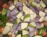 صورة لخطوة 1 من وصفة 🧅🥕🥔 حساء الخضر 🥕🥔🍆