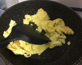Foto langkah ke 2 dari resep Egg Fried Rice (+tips bikin nasi goreng enak).