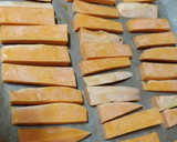 Foto del paso 1 de la receta: Bastones de boniato al horno