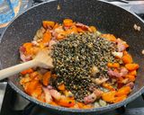 Une image de l'étape 12 de Lentilles vertes au lard, pommes fruits et carottes.
