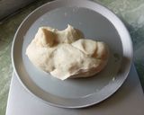 Foto langkah ke 3 dari resep Donat pasir putih.