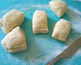 Foto langkah ke 2 dari resep Roti manis gulung isi keju kismis.