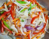 Foto del paso 2 de la receta: Fideos Salteados con Pechuga y Vegetales