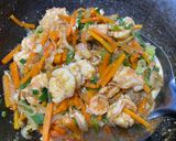 Foto langkah ke 5 dari resep Tumis Udang Saori Saos Tiram.