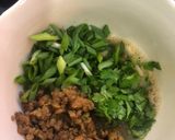 Foto langkah ke 6 dari resep Martabak telur daging daun wansui (daun ketumbar).