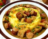 Pas rețetă Mămăligă cu carne și cârnaț în sos 2 fotografie