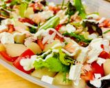 A picture of step 4 of Salad with smoked salmon and canned pear.