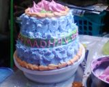 A picture of step 6 of 3 tier drum cake.