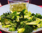 Foto del paso 4 de la receta: Ensalada de brócoli, menta y lima con pesto de almendras