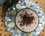 A picture of step 2 of Banana and nutella milk shake.