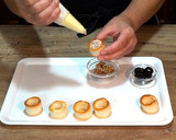 Foto del paso 6 de la receta: Canapés fáciles, rápidos y económicos. Especial Navidad