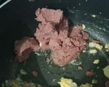 Foto langkah ke 3 dari resep Nasi Goreng Kornet Telur.