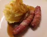 A picture of step 3 of Pigs in blankets, mash and onion gravy.