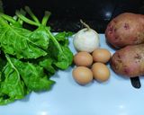 Foto del paso 1 de la receta: Tortilla de papa, nabo y acelga