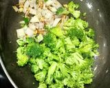 A picture of step 1 of Garlic Broccoli Soup.