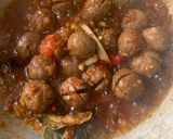 Foto langkah ke 6 dari resep Bakso Oseng Mercon.