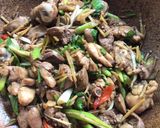 รูปขั้นตอนการทำที่ 4 ของ ไก่กับตับผัดขิง คีโต