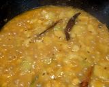 A picture of step 4 of Louki aur Chane Dal ki Sabzi / Lau diye Cholar Dal.