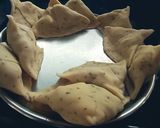चटपटीत समोसा (samosa recipe in marathi) रेसिपी स्टेप 6 फोटो 