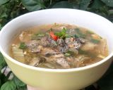 Hình bước làm 2 của món Canh hàu nấu cải chua