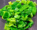 Une image de l'étape 1 de Linguines au pesto vert de poireaux.