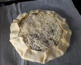 Une image de l'étape 3 de Tarte rustique champignons comté.