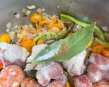Foto del paso 3 de la receta: Lentejas estofadas con costillas y chorizo ￼