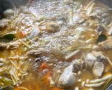 Gambar langkah 8 resipi Tomyam Campur.
