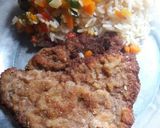 Foto del paso 4 de la receta: Arroz c/ verduras y milanesa de carne😋
