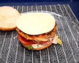 Foto del paso 17 de la receta: Hamburguesa de salmón con salsa de pepino (Sin sal añadida)