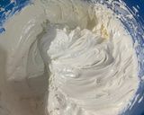 Foto langkah ke 3 dari resep Bolu kukus Marmer 3 telur.