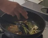 รูปขั้นตอนการทำที่ 5 ของ ผัดผักบุ้งหมูสับไข่เค็ม