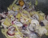 Foto langkah ke 2 dari resep Cumi Asam Manis.